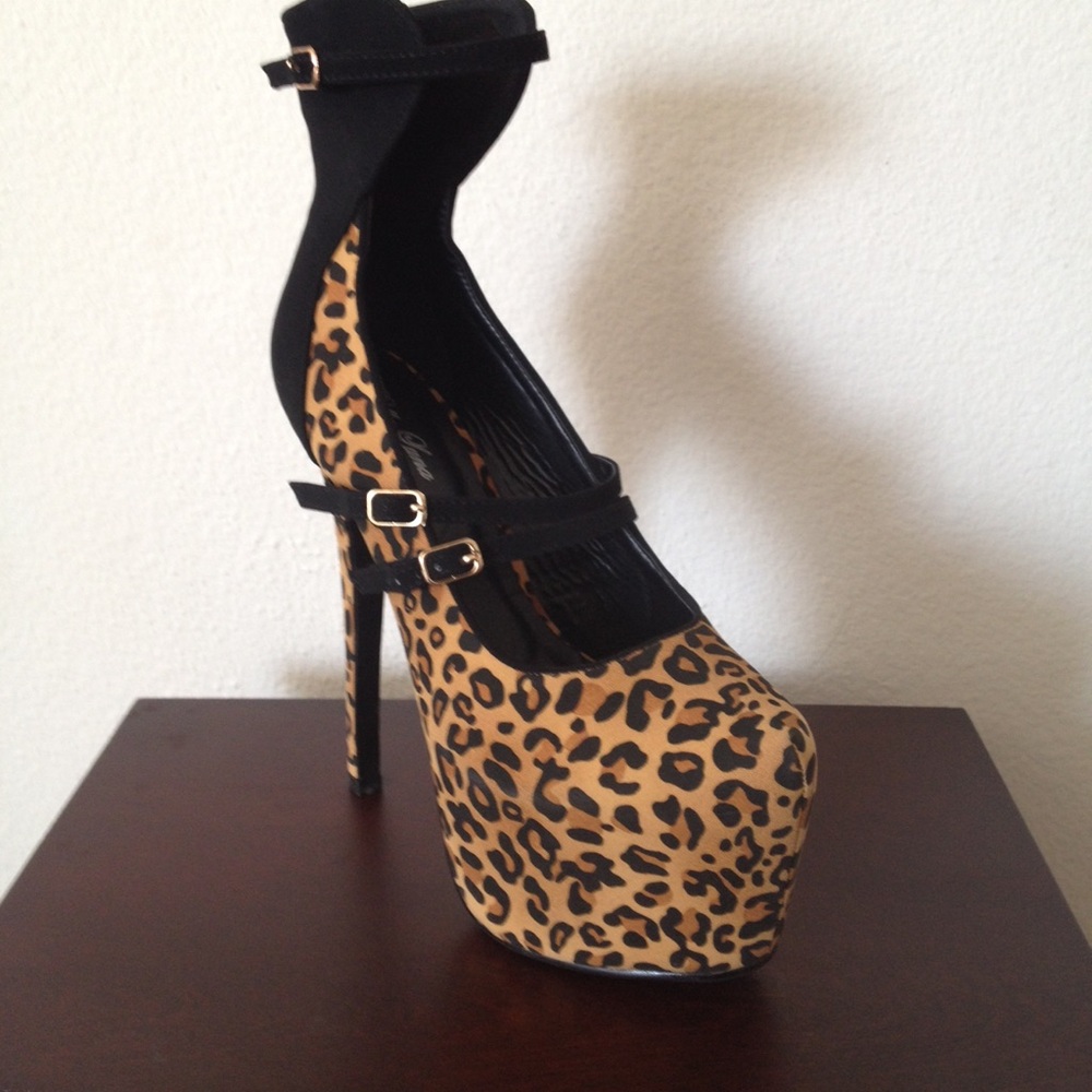 Strappy Leopard Heels - Picture 4 of 4